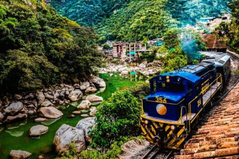 TOUR MACHU PICCHU BY CAR AND TRAIN 2 DAYS